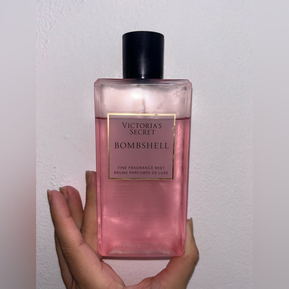 Vitoria secret used bombshell